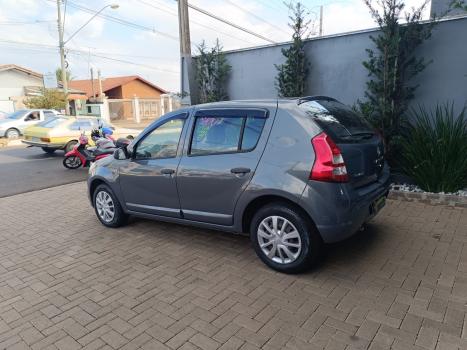 RENAULT Stepway 1.6 16V 4P FLEX INTENSE X-TONIC AUTOMTICO CVT, Foto 4