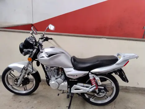 SUZUKI GSR 125 , Foto 2