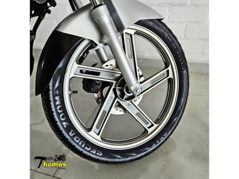 SUZUKI GSR 150 , Foto 2