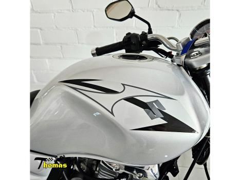 SUZUKI GSR 150 , Foto 3