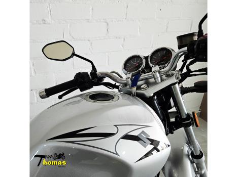SUZUKI GSR 150 , Foto 6