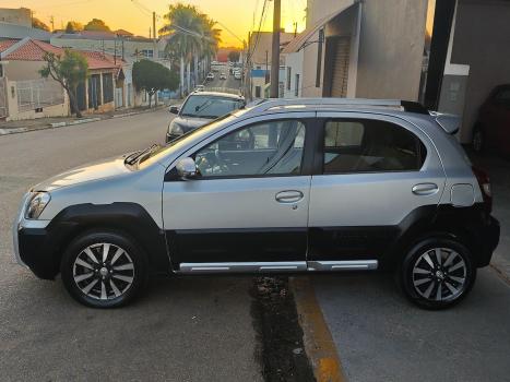 TOYOTA Etios Cross 1.5 16V 4P, Foto 8