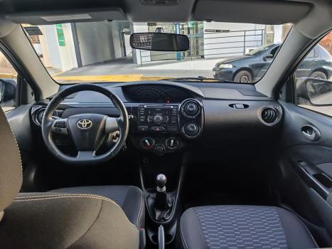 TOYOTA Etios Cross 1.5 16V 4P, Foto 12