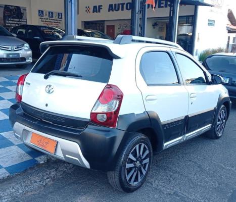 TOYOTA Etios Cross 1.5 16V 4P, Foto 4