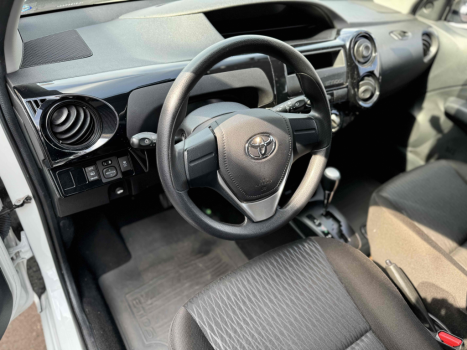 TOYOTA Etios Hatch 1.3 16V 4P FLEX X AUTOMTICO, Foto 11
