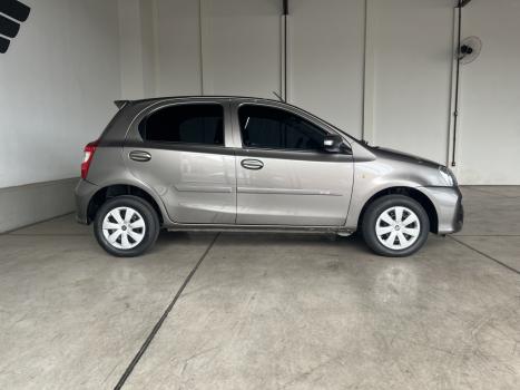 TOYOTA Etios Hatch 1.3 16V 4P FLEX X, Foto 5