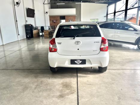 TOYOTA Etios Hatch 1.5 16V 4P FLEX XS, Foto 4