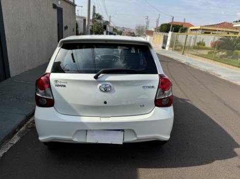 TOYOTA Etios Hatch 1.3 16V 4P FLEX X AUTOMTICO, Foto 4