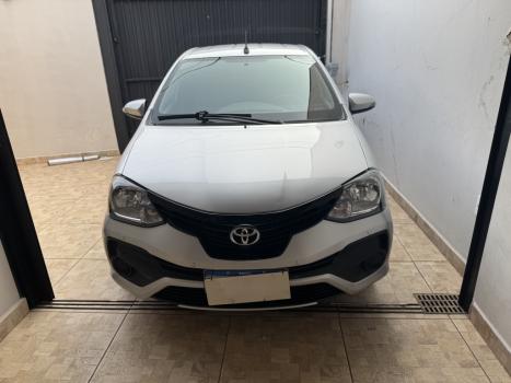 TOYOTA Etios Hatch 1.3 16V 4P FLEX X AUTOMTICO, Foto 2