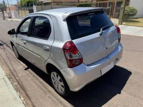 TOYOTA Etios Hatch 1.5 16V 4P FLEX X PLUS AUTOMTICO, Foto 3