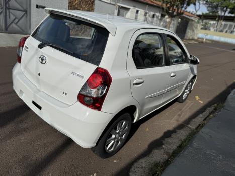 TOYOTA Etios Hatch 1.5 16V 4P FLEX X PLUS AUTOMTICO, Foto 3