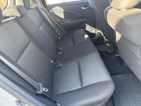TOYOTA Etios Hatch 1.5 16V 4P FLEX X PLUS AUTOMTICO, Foto 8