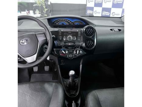 TOYOTA Etios Hatch 1.3 16V 4P FLEX X, Foto 9