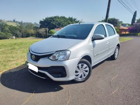 TOYOTA Etios Hatch 1.3 16V 4P FLEX X, Foto 2