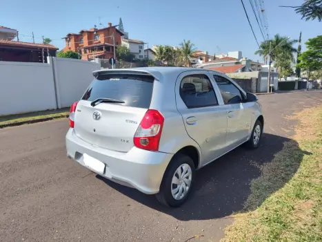 TOYOTA Etios Hatch 1.3 16V 4P FLEX X, Foto 7