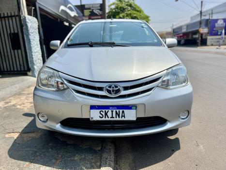 TOYOTA Etios Hatch 1.3 16V 4P FLEX, Foto 2