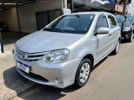 TOYOTA Etios Hatch 1.3 16V 4P FLEX, Foto 3