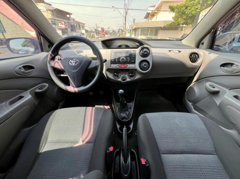 TOYOTA Etios Hatch 1.3 16V 4P FLEX, Foto 7