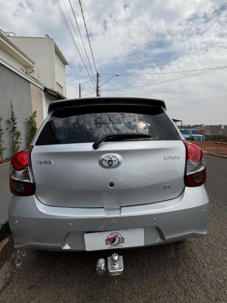 TOYOTA Etios Hatch 1.3 16V 4P FLEX X, Foto 2