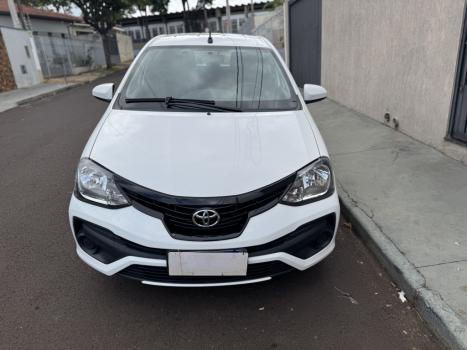 TOYOTA Etios Hatch 1.3 16V 4P FLEX X AUTOMTICO, Foto 4