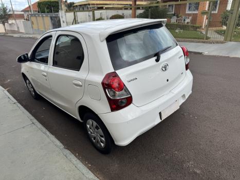 TOYOTA Etios Hatch 1.3 16V 4P FLEX X AUTOMTICO, Foto 7