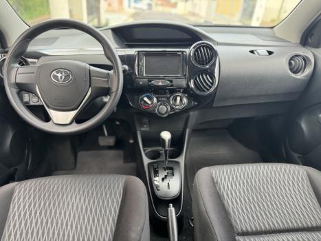 TOYOTA Etios Hatch 1.3 16V 4P FLEX X AUTOMTICO, Foto 10