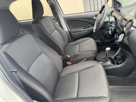 TOYOTA Etios Hatch 1.3 16V 4P FLEX X AUTOMTICO, Foto 12