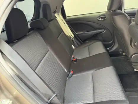 TOYOTA Etios Hatch 1.5 16V 4P FLEX X PLUS AUTOMTICO, Foto 9