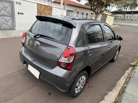 TOYOTA Etios Hatch 1.3 16V 4P FLEX X AUTOMTICO, Foto 3