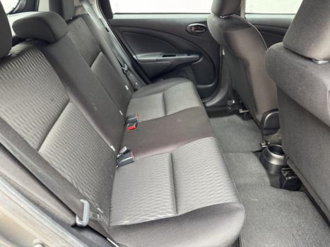 TOYOTA Etios Hatch 1.3 16V 4P FLEX X AUTOMTICO, Foto 10