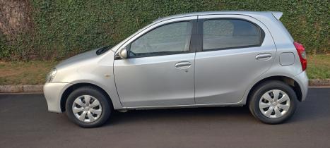 TOYOTA Etios Hatch 1.3 16V 4P FLEX XS, Foto 2