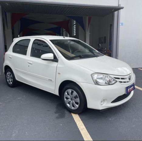 TOYOTA Etios Hatch 1.3 16V 4P FLEX X, Foto 5