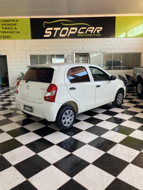 TOYOTA Etios Hatch 1.3 16V 4P FLEX X, Foto 4