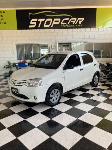 TOYOTA Etios Hatch 1.3 16V 4P FLEX X, Foto 2