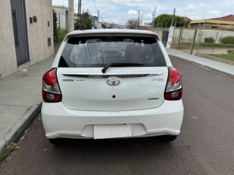 TOYOTA Etios Hatch 1.5 16V 4P FLEX PLATINUM AUTOMTICO, Foto 2