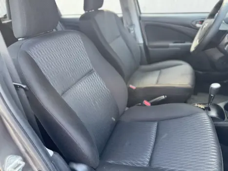 TOYOTA Etios Hatch 1.3 16V 4P FLEX X AUTOMTICO, Foto 6
