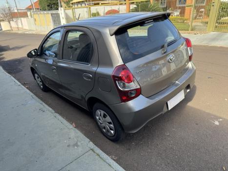 TOYOTA Etios Hatch 1.3 16V 4P FLEX X AUTOMTICO, Foto 8