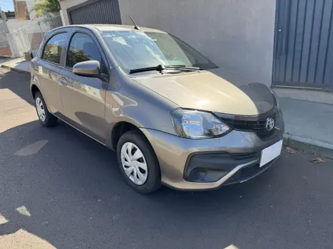 TOYOTA Etios Hatch 1.3 16V 4P FLEX X AUTOMTICO, Foto 10