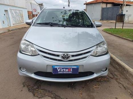 TOYOTA Etios Hatch 1.3 16V 4P FLEX X, Foto 2