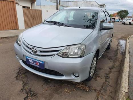 TOYOTA Etios Hatch 1.3 16V 4P FLEX X, Foto 3