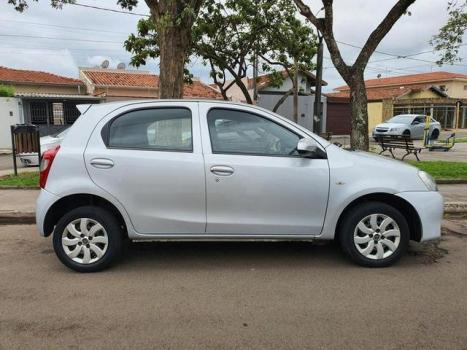 TOYOTA Etios Hatch 1.3 16V 4P FLEX X, Foto 4