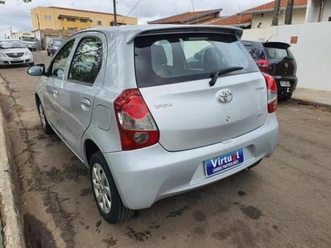 TOYOTA Etios Hatch 1.3 16V 4P FLEX X, Foto 5