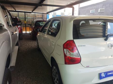 TOYOTA Etios Hatch 1.3 16V 4P FLEX X, Foto 5