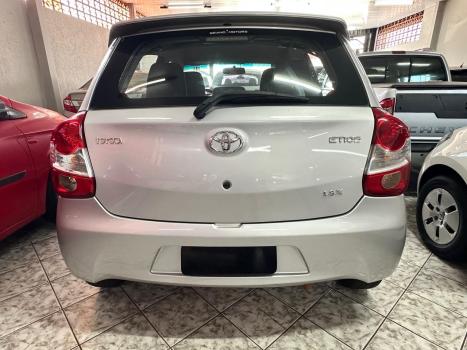 TOYOTA Etios Hatch 1.3 16V 4P FLEX X, Foto 5