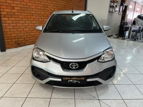 TOYOTA Etios Hatch 1.3 16V 4P FLEX X, Foto 2