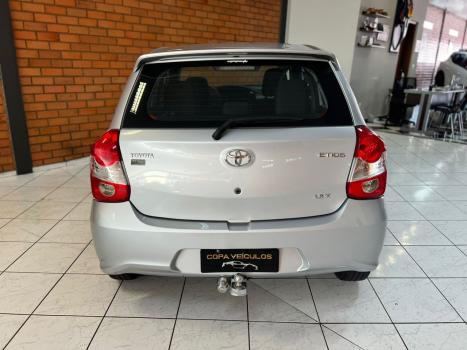 TOYOTA Etios Hatch 1.3 16V 4P FLEX X, Foto 5