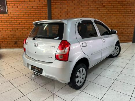 TOYOTA Etios Hatch 1.3 16V 4P FLEX X, Foto 6