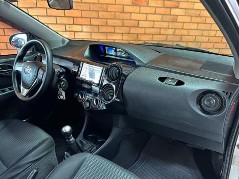 TOYOTA Etios Hatch 1.3 16V 4P FLEX X, Foto 13