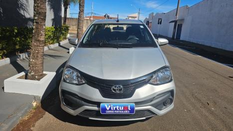 TOYOTA Etios Hatch 1.3 16V 4P FLEX X AUTOMTICO, Foto 2