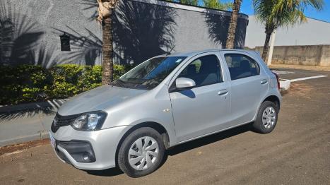 TOYOTA Etios Hatch 1.3 16V 4P FLEX X AUTOMTICO, Foto 3